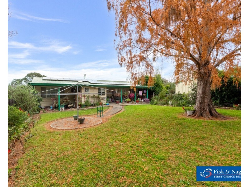 6 Minyama Parade, Bega NSW 2550