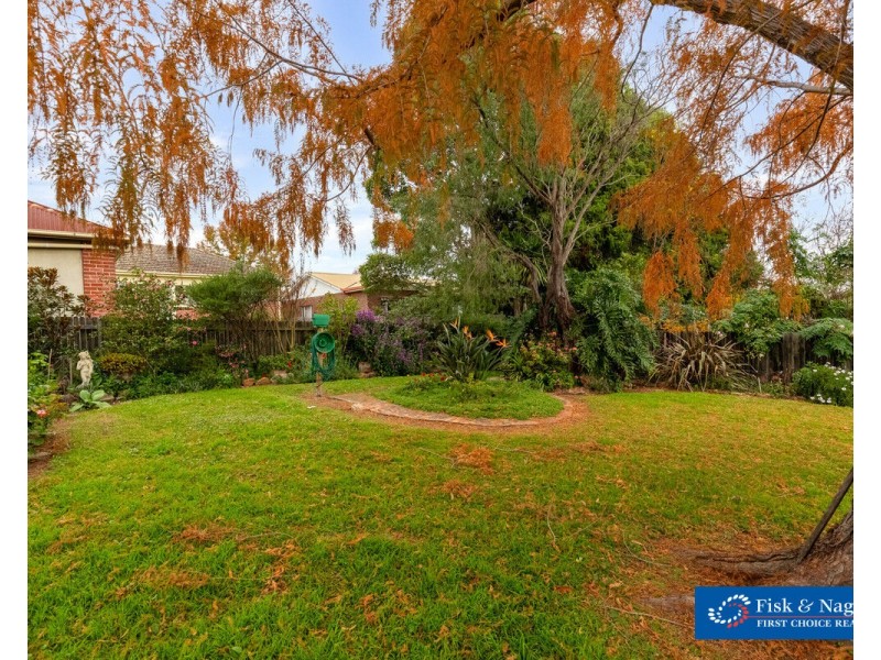 6 Minyama Parade, Bega NSW 2550