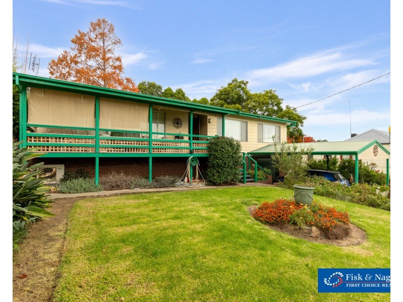 6 Minyama Parade, Bega NSW 2550