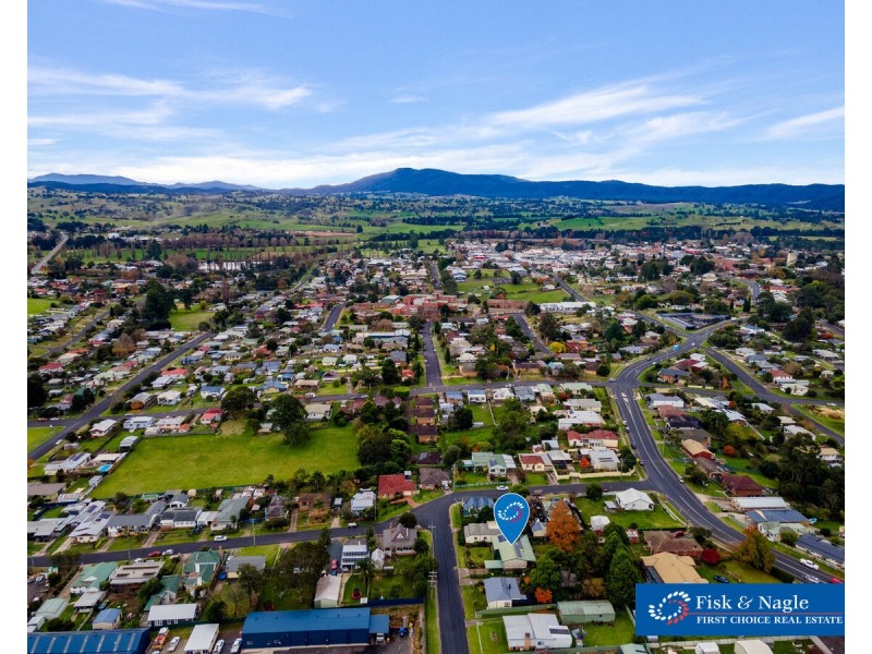 6 Minyama Parade, Bega NSW 2550