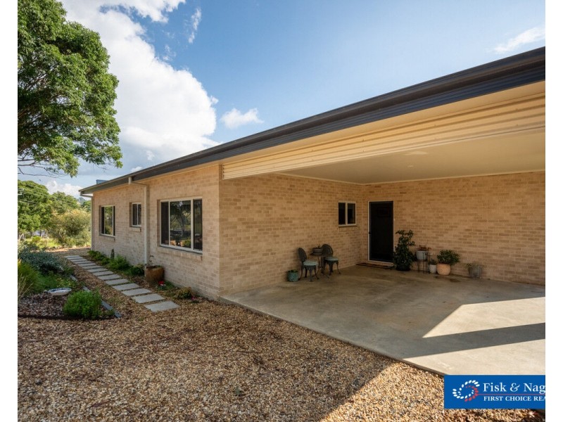 27 Curyo Lane, Bega NSW 2550