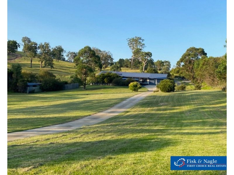 4 Max Slater Drive, Bega NSW 2550
