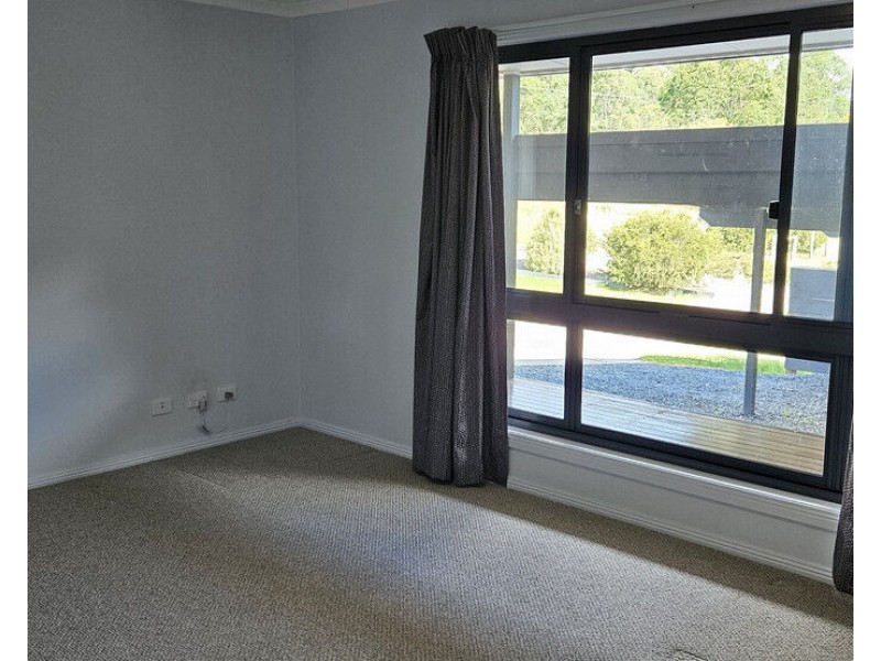 4 Max Slater Drive, Bega NSW 2550