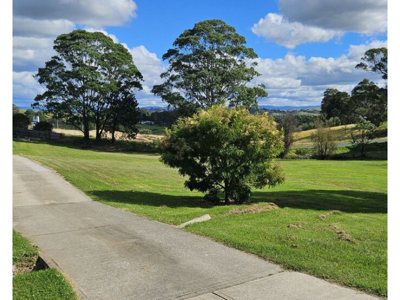 4 Max Slater Drive, Bega NSW 2550