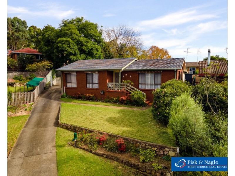 13 Hart Crescent, Bega NSW 2550