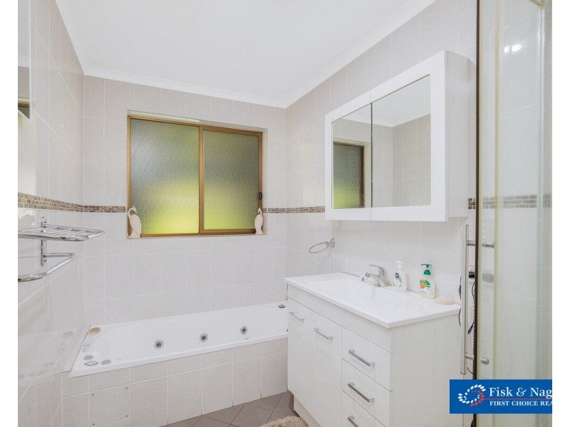 13 Hart Crescent, Bega NSW 2550