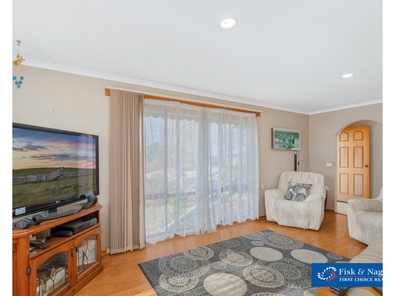 13 Hart Crescent, Bega NSW 2550