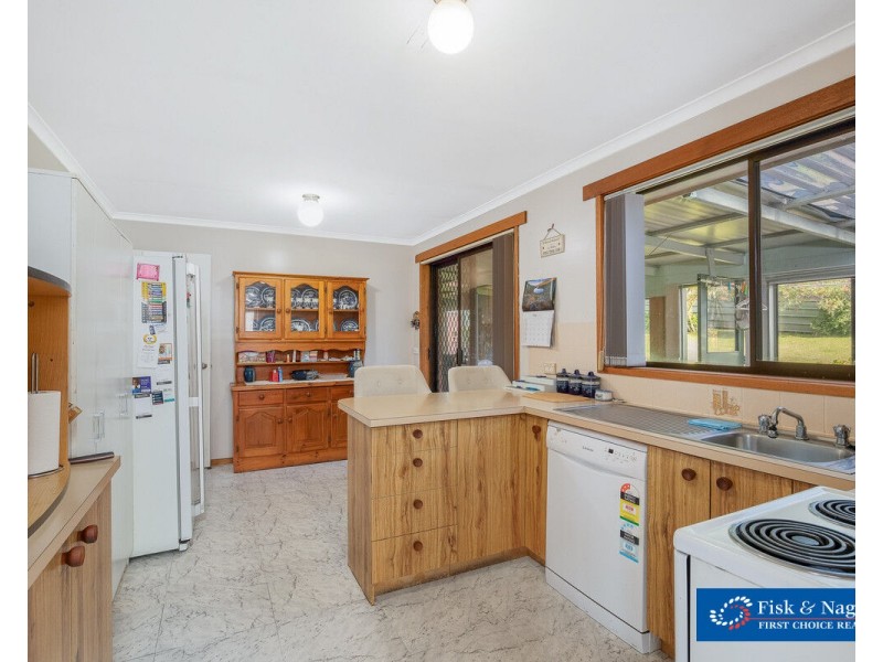 13 Hart Crescent, Bega NSW 2550