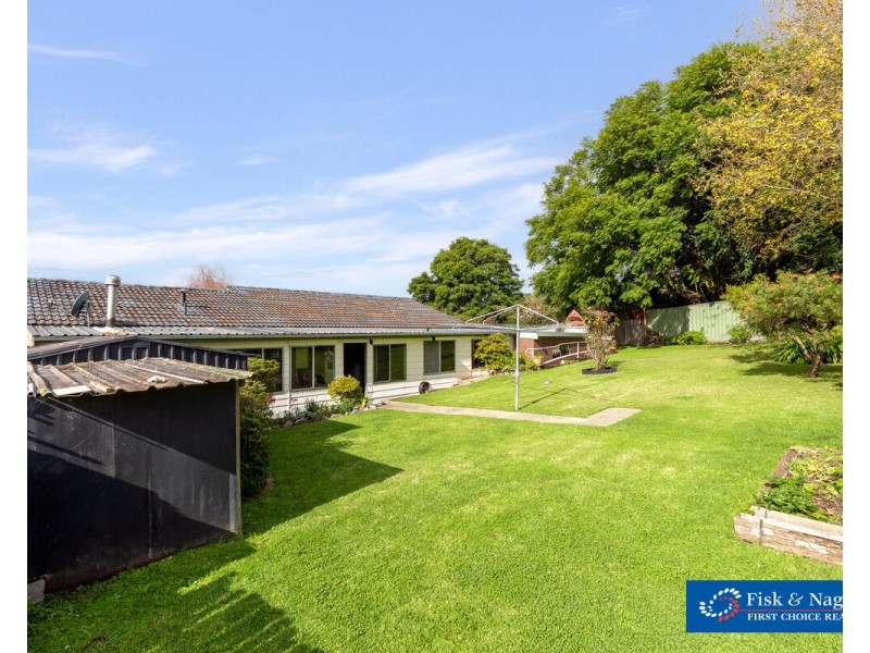13 Hart Crescent, Bega NSW 2550