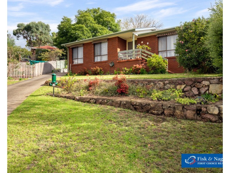 13 Hart Crescent, Bega NSW 2550