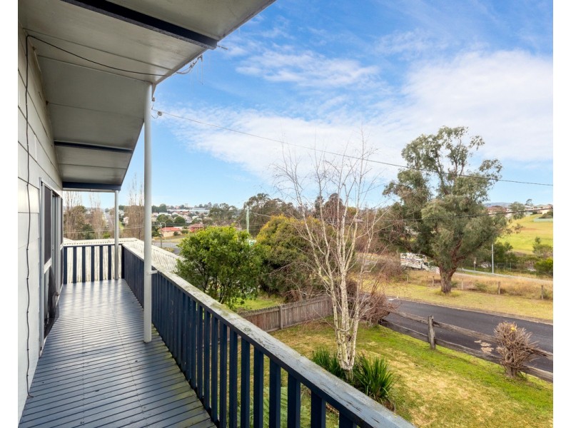 27 Kirkland Crescent, Bega NSW 2550