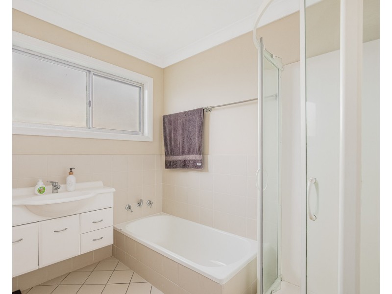 27 Kirkland Crescent, Bega NSW 2550