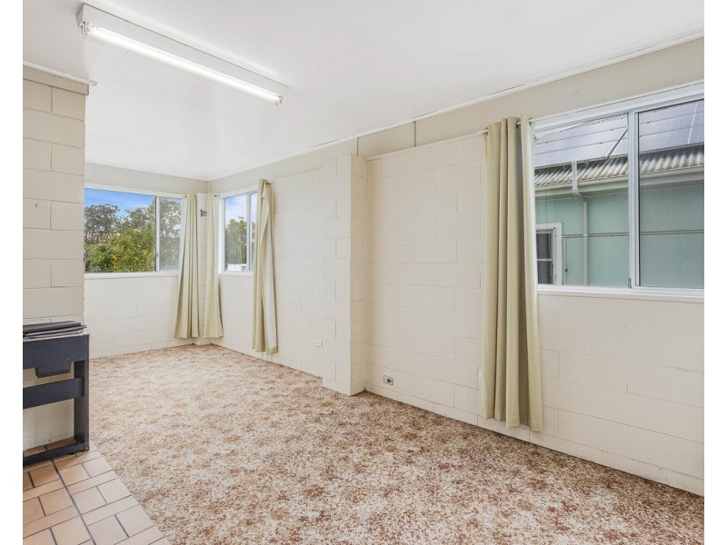 27 Kirkland Crescent, Bega NSW 2550