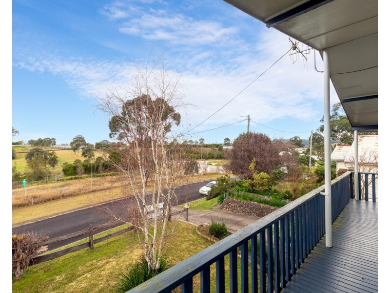 27 Kirkland Crescent, Bega NSW 2550
