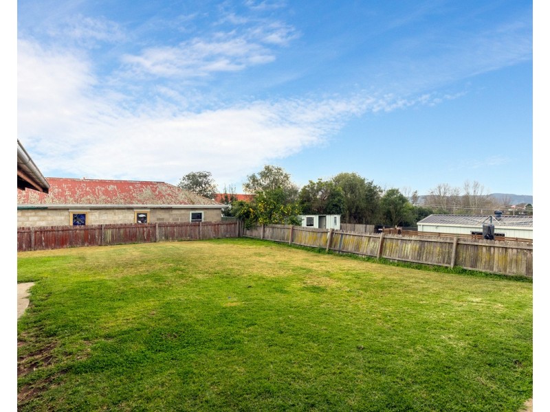 27 Kirkland Crescent, Bega NSW 2550