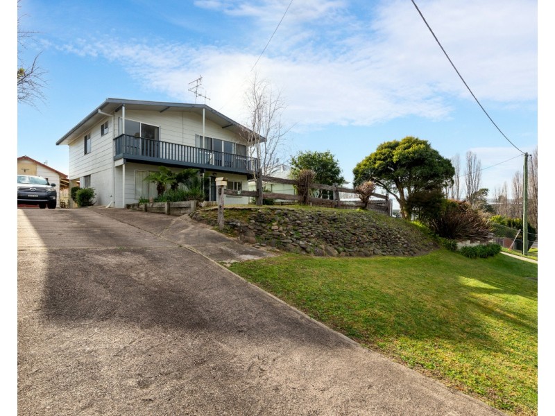 27 Kirkland Crescent, Bega NSW 2550
