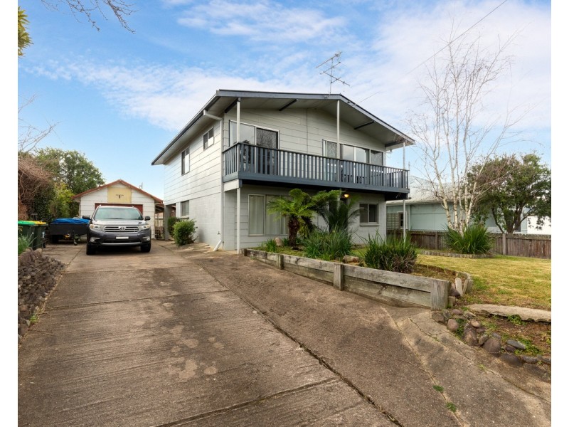 27 Kirkland Crescent, Bega NSW 2550