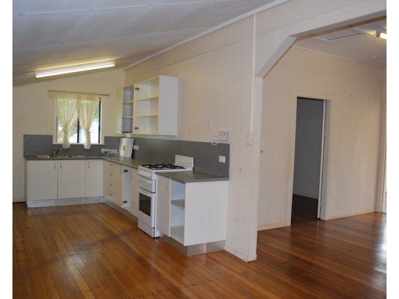 R304 10 OAK Street, Millaa Millaa QLD 4886