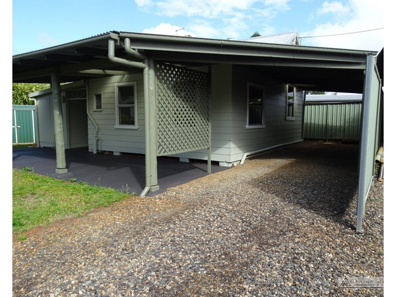 R1259   1 & 2/4 Kevin Street, Malanda QLD 4885