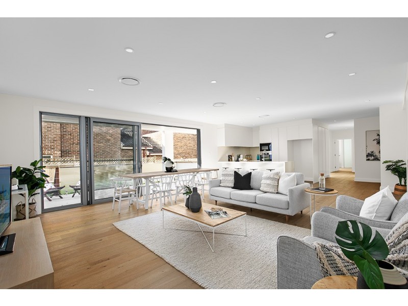 2/6 Foamcrest Avenue, Newport NSW 2106