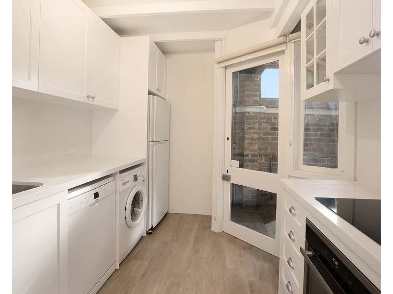 Studio Apartment with Pittwater Views, Newport NSW 2106