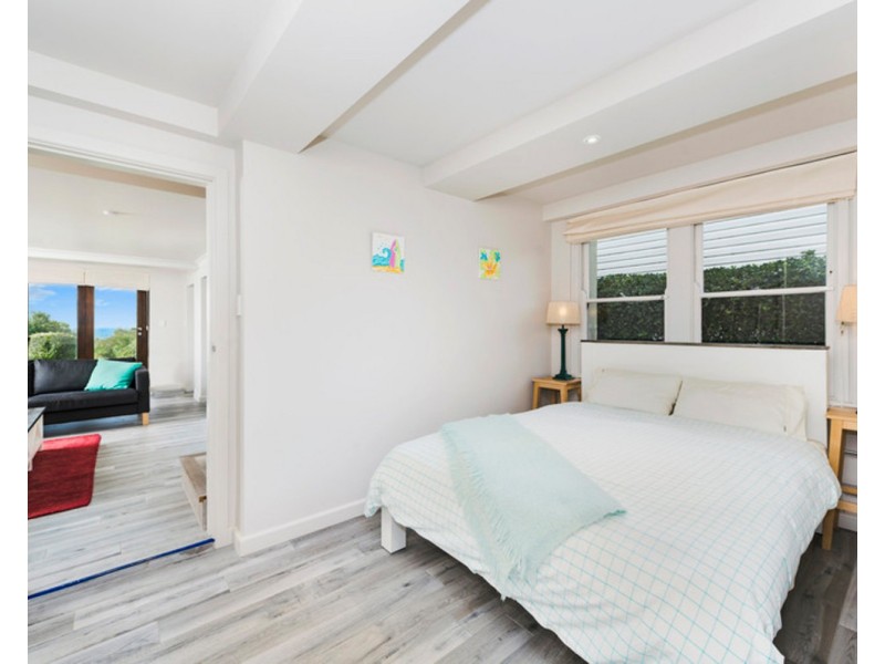 Lower 15 Attunga Road, Newport NSW 2106