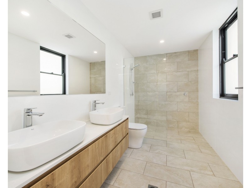 203/327 Barrenjoey Road, Newport NSW 2106