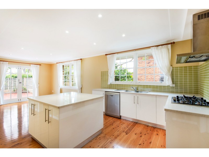 33 The Esplanade, Frenchs Forest NSW 2086