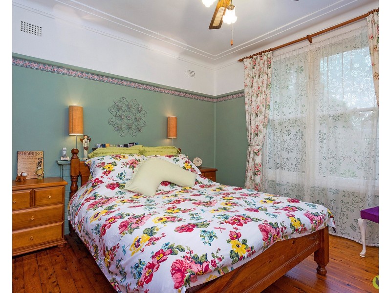 15 Redbank Road, Northmead NSW 2152