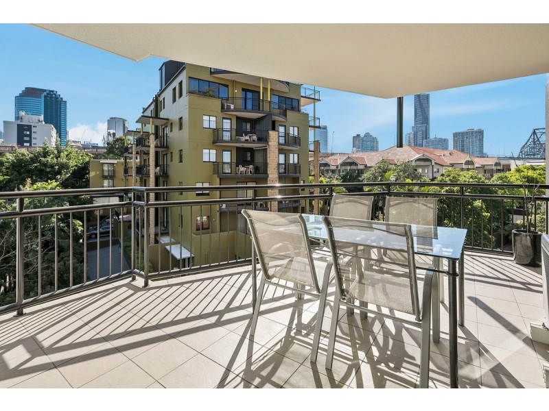 102/15 Goodwin Street, Kangaroo Point QLD 4169