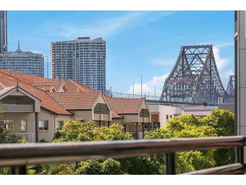 102/15 Goodwin Street, Kangaroo Point QLD 4169
