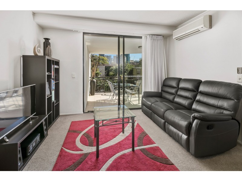 102/15 Goodwin Street, Kangaroo Point QLD 4169