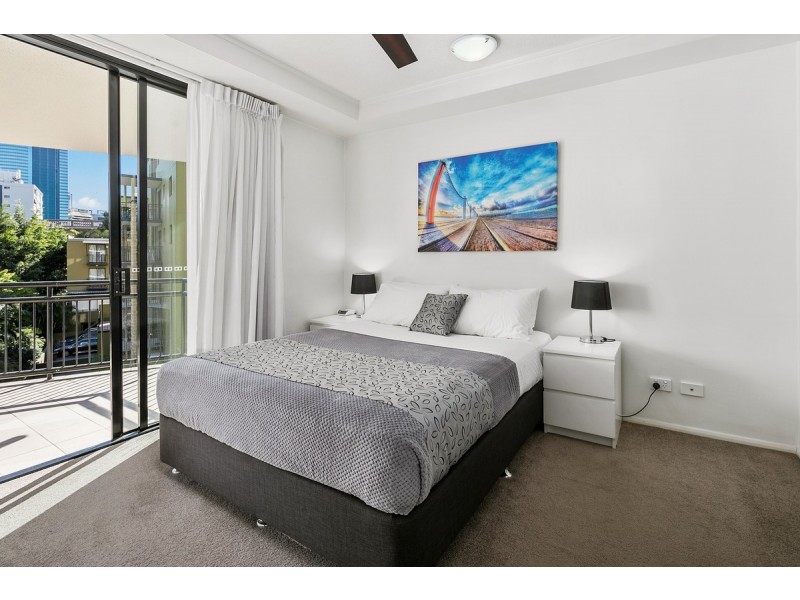 102/15 Goodwin Street, Kangaroo Point QLD 4169
