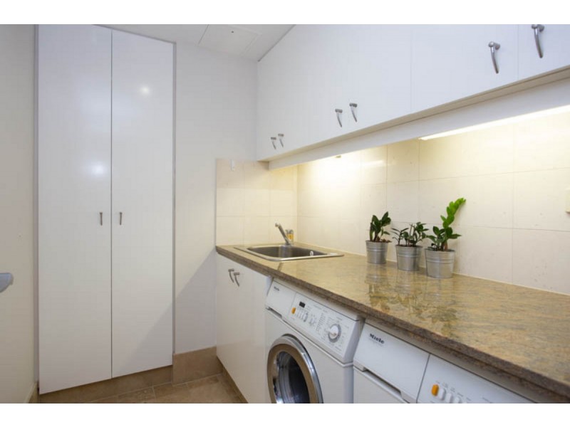 21/76 Thorn Street, Kangaroo Point QLD 4169