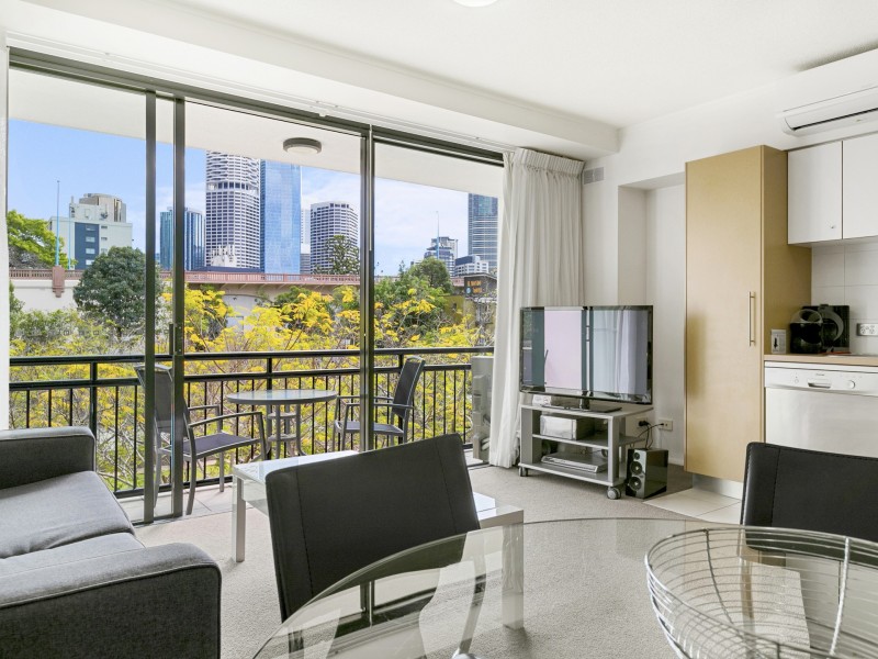 37/15 Goodwin Street, Kangaroo Point QLD 4169