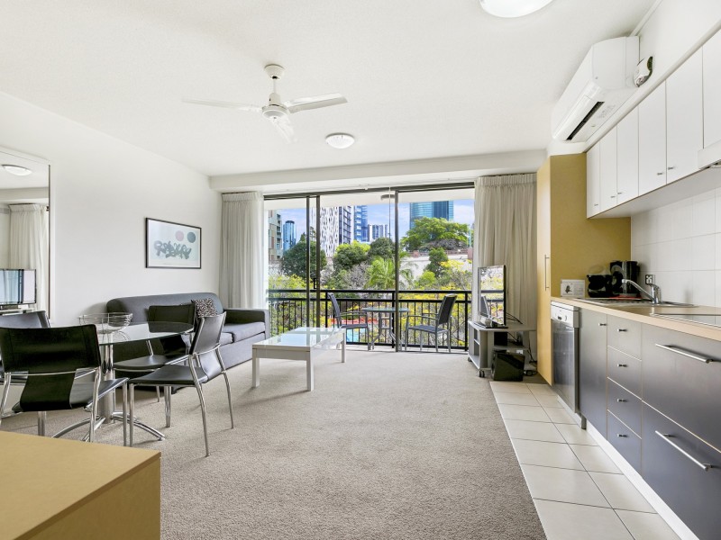 37/15 Goodwin Street, Kangaroo Point QLD 4169