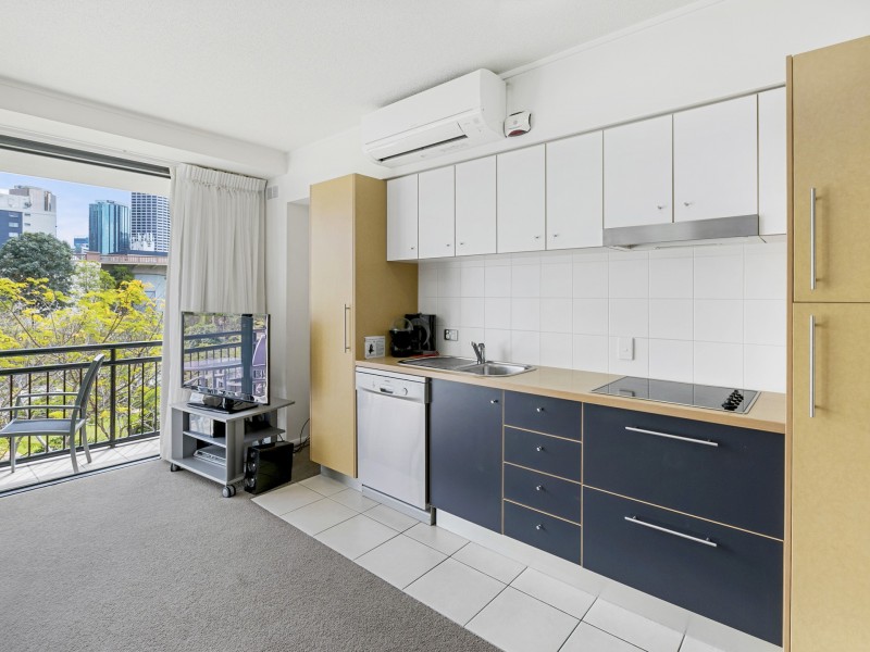 37/15 Goodwin Street, Kangaroo Point QLD 4169