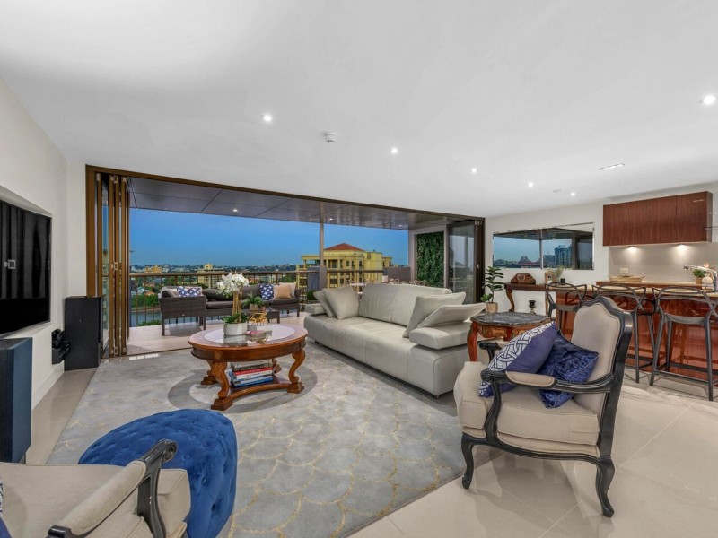 33/89 Thorn Street, Kangaroo Point QLD 4169