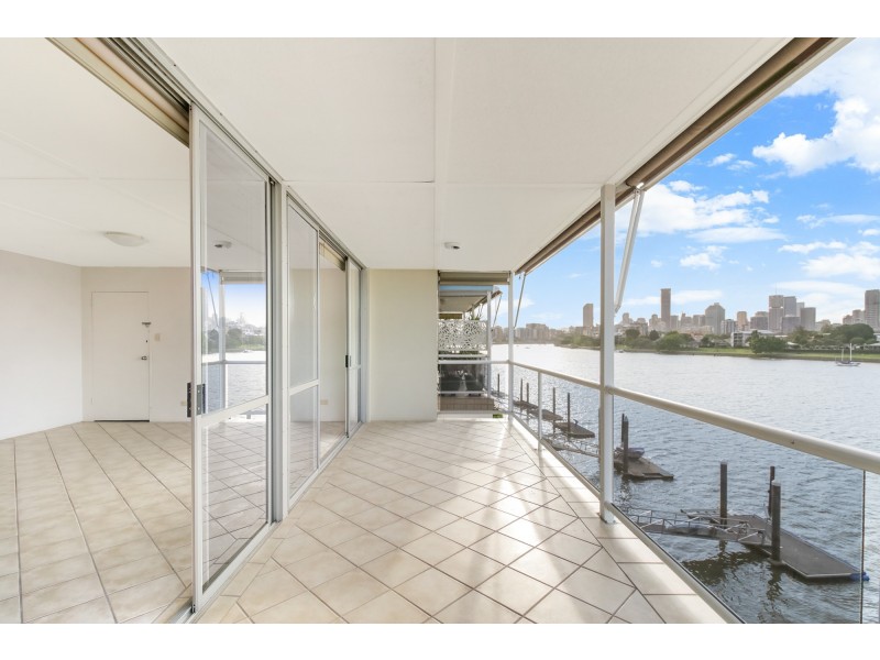 52 Wynnum Road, Norman Park QLD 4170