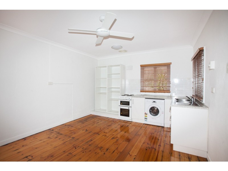 84 Brisbane Corso, Fairfield QLD 4103