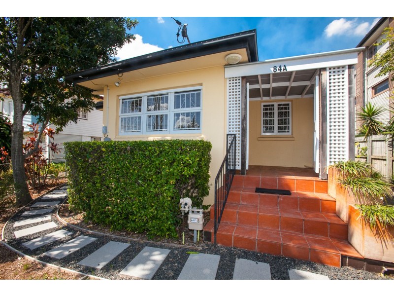 84 Brisbane Corso, Fairfield QLD 4103
