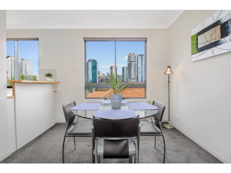 55 BAILDON Street, Kangaroo Point QLD 4169