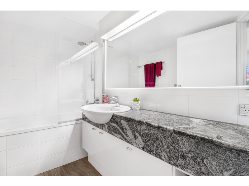 16 Bright, Kangaroo Point QLD 4169