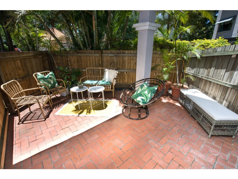 219 Wellington Road, East Brisbane QLD 4169