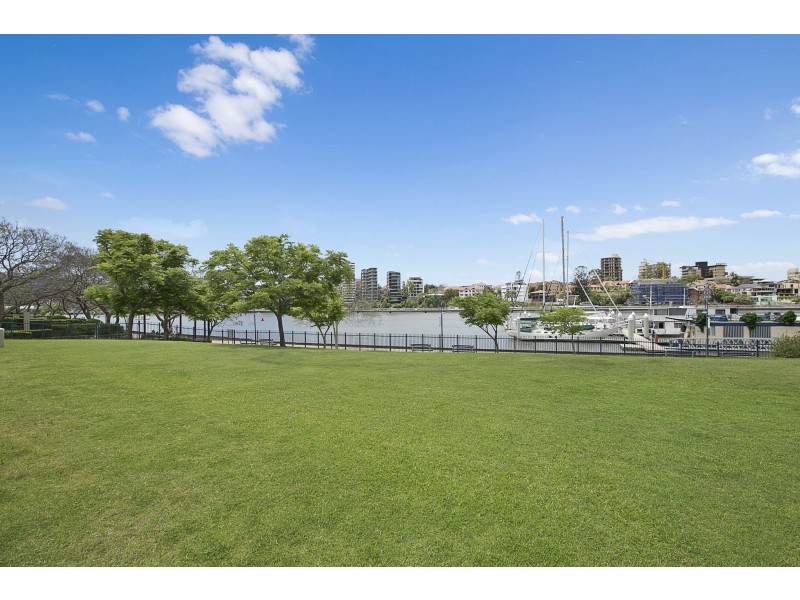 10 Goodwin Street, Kangaroo Point QLD 4169