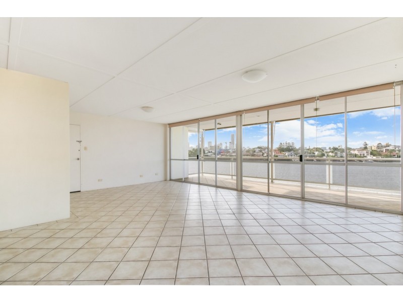 52 Wynnum Road, Norman Park QLD 4170