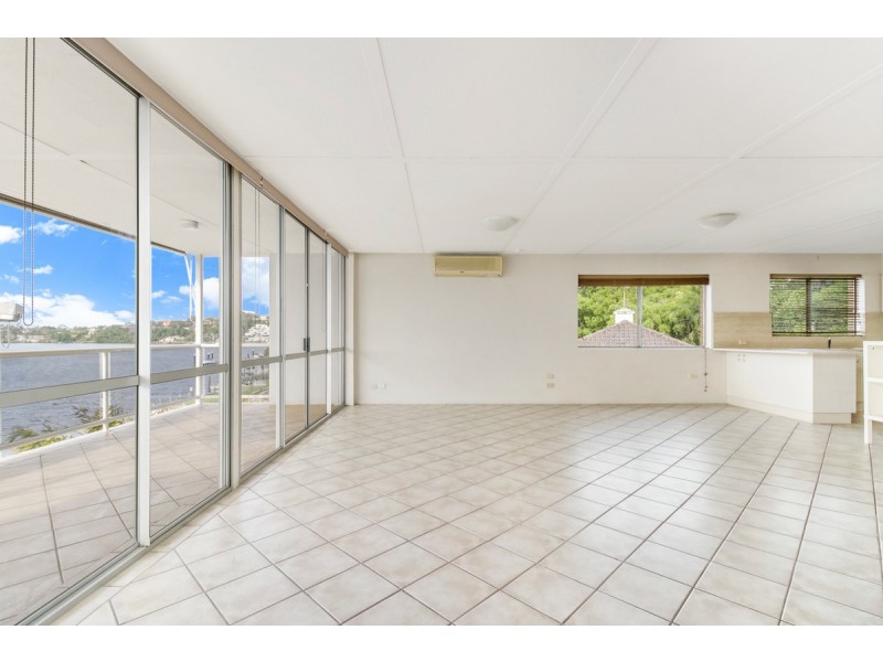 52 Wynnum Road, Norman Park QLD 4170