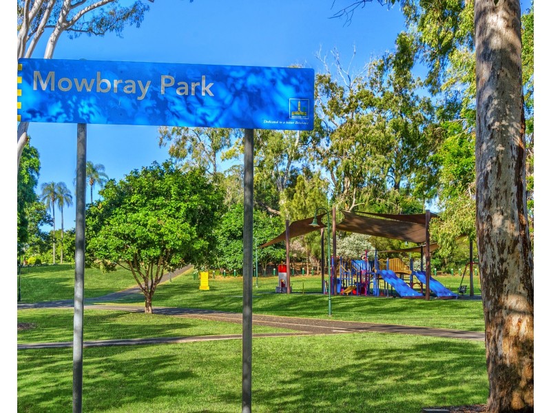 64 Thorn Street, Kangaroo Point QLD 4169