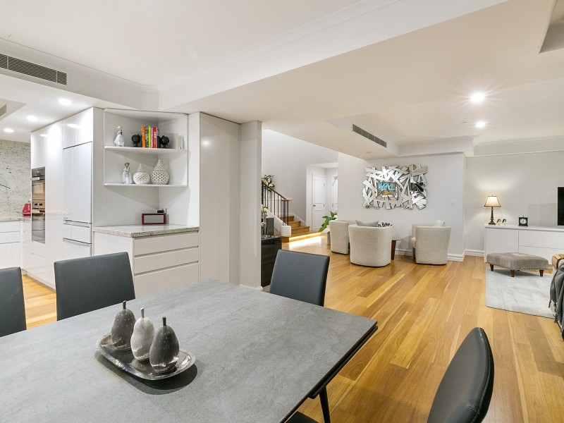 3/76 Thorn Street, Kangaroo Point QLD 4169