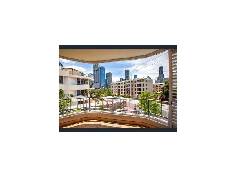 2 Bright Street, Kangaroo Point QLD 4169